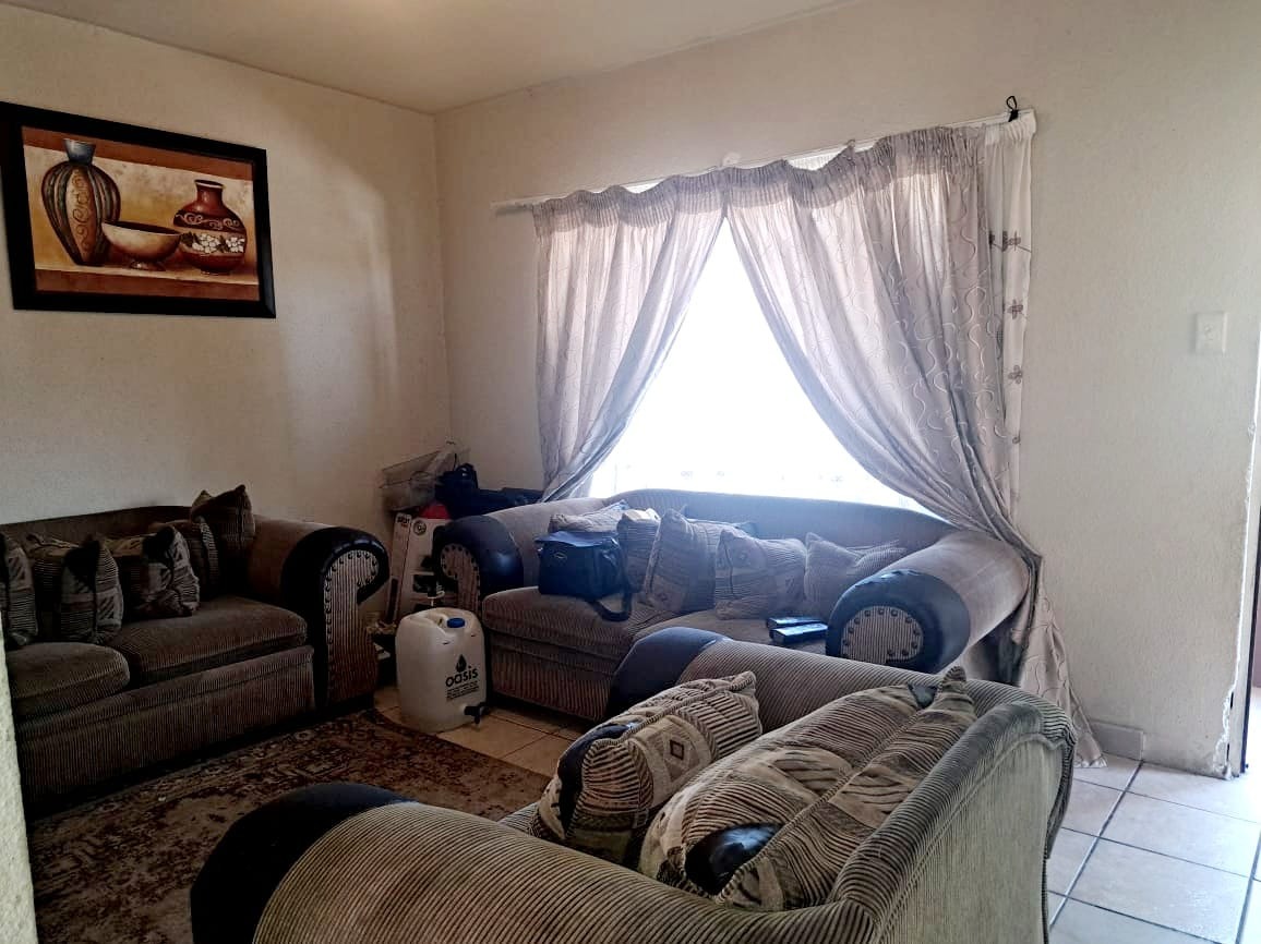 1 Bedroom Property for Sale in Rustenburg Central North West